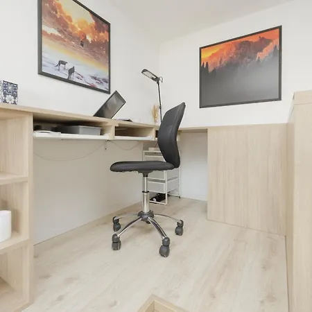 Business Sikorskiego By Renters Apartment *